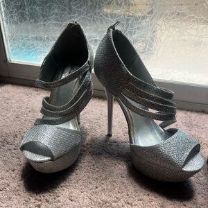 Qupid Silver Shimmer Stiletto Heels Size 7.5